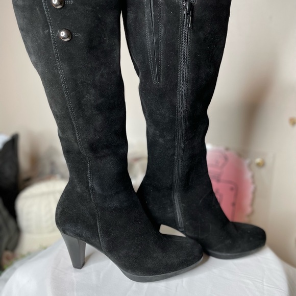 Black suede tall boots from La Canadienne Sz6 - Picture 4 of 16